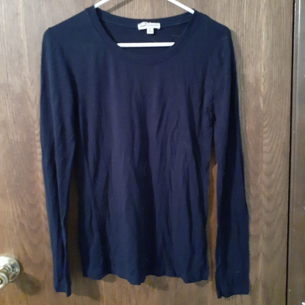 Long sleeve lightweight shirt.
